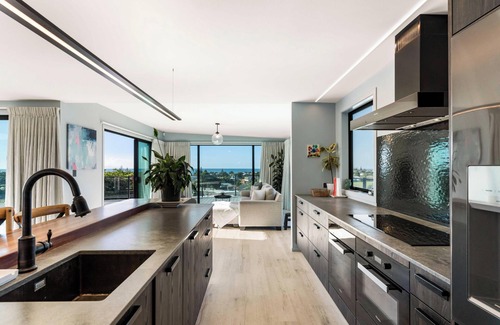 Waihi Beach House | Island Views - Waihi Beach Holiday Home