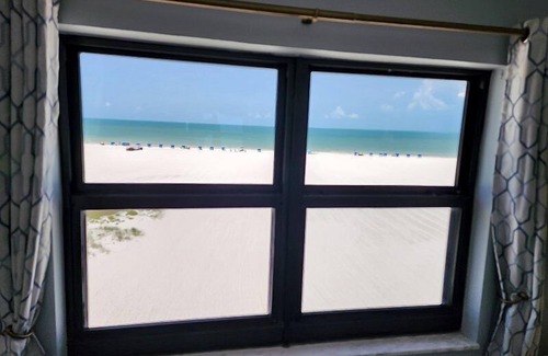 South Island Condo | Island Winds condo 503 is located on the fifth-floor and in a prime location.