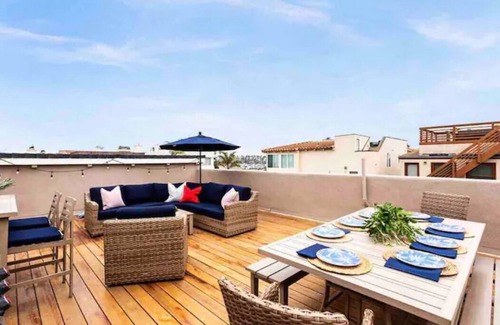 Hollywood House | Islandview Beach House, Hollywood Beach, Oxnard CA