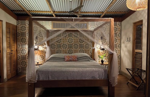 Granada Bed & Breakfast | Isleta El Espino - Private Island Ecolodge