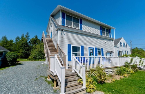 Trenton Apartment | Isleview Gallery Rm 14 - 10 min to Acadia!