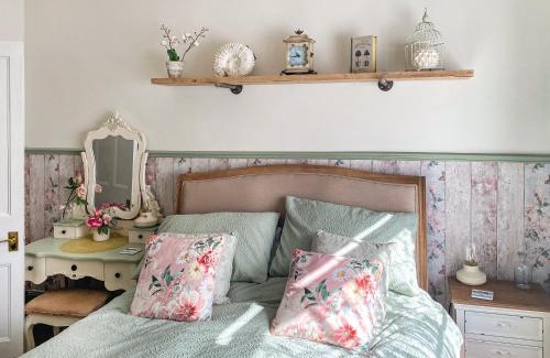Helston House | Issys Cottage