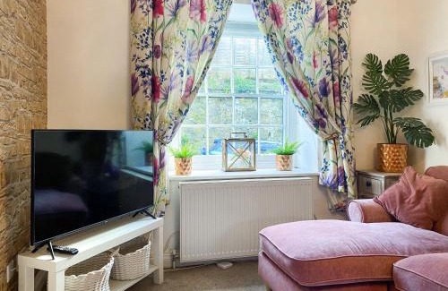 Helston House | Issys Cottage