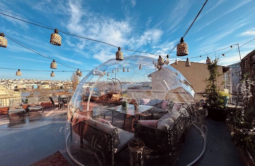 Istanbul City Center House | Istanbul Gem: 3-Bedroom Apartment with Panoramic Terrace and Iconic Sea Views