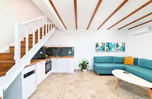 Istron Apartment | Istron Beachview Maisonette