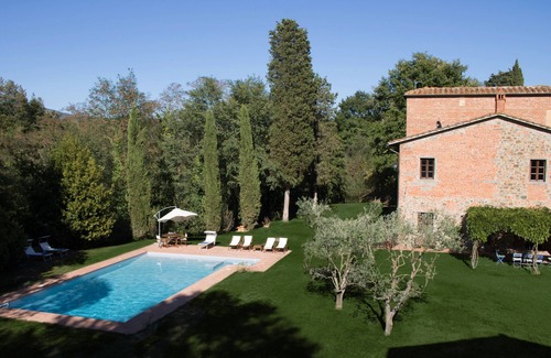 Terranuova Bracciolini Villa | Charming Tuscany Country House with private pool, barbecue & table tennis