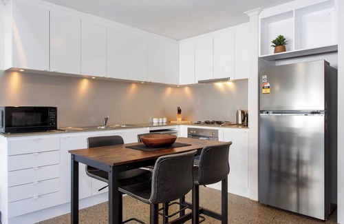 Fremantle Apartment | It Doesn't get much "inner Freo" thank this