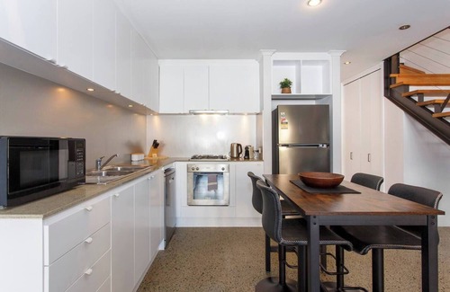 Fremantle Apartment | It Doesn't get much "inner Freo" thank this