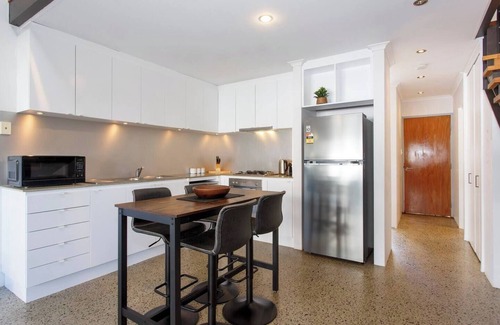 Fremantle Apartment | It Doesn't get much "inner Freo" thank this
