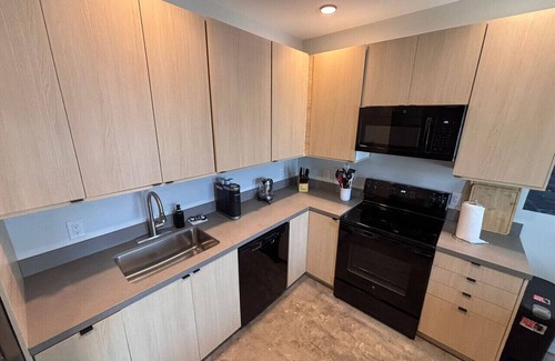 Downtown Des Moines Apartment | It is a 2-bedroom unit located in downtown Des Moines!