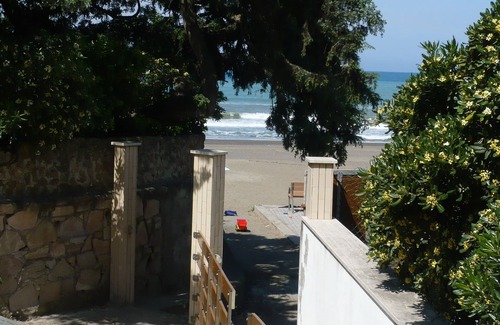 Marina di Castagneto Carducci Apartment | Apartment by the sea in Tuscany - direct access to the beach - 6 beds