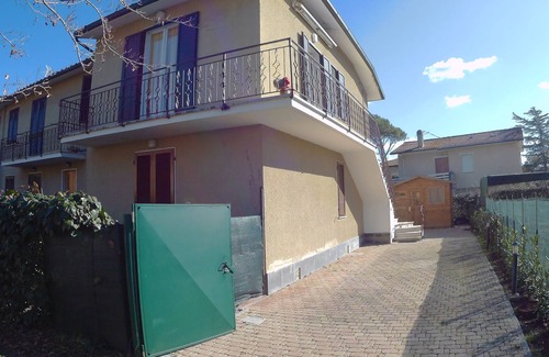 Marina di Castagneto Carducci Apartment | Comfortable apartment with garden 1km from the sea.