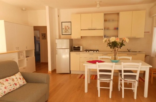 Marina di Castagneto Carducci Apartment | SECOND FLOOR APARTMENT IN THE GREEN OF THE PINETA