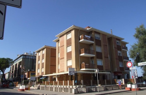 Marina di Castagneto Carducci Apartment | Le Finestre - One Bedroom Apartment, Sleeps 5