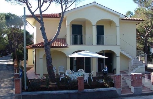 Marina di Castagneto Carducci Apartment | Holiday apartment Castagneto Carducci for 1 - 7 persons with 3 bedrooms - Holiday apartment in one o