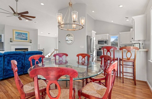 Corolla House | It's About Time: Private Hot Tub, Community Pool, Flexible Stays