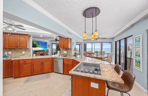 Sanibel Condo | It's All About the VIEW and LOCATION – Rare 3-Bedroom Corner Condo