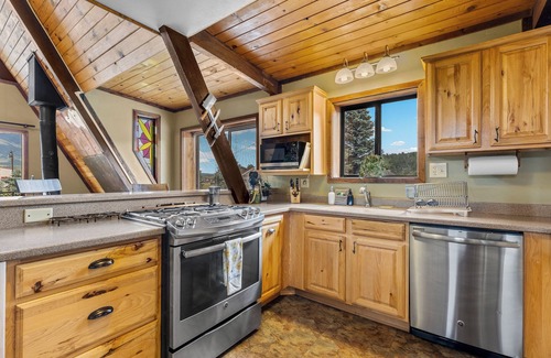 Baderville House | It's Aspen time in Flagstaff | Local Discounts