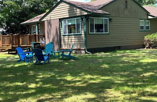 Bolton Landing House | It's not a walk it's a stroll location is perfect