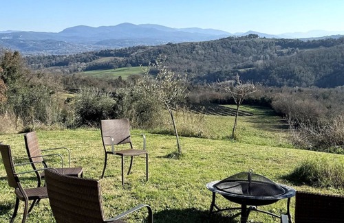 Montecampano Apartment | Italian countryside oasis close to Rome (1 hr). With Pool, Gym & Calisthenics.