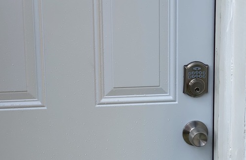 Miramar Apartment | it’s a very peaceful and quiet place, it has its own backyard!