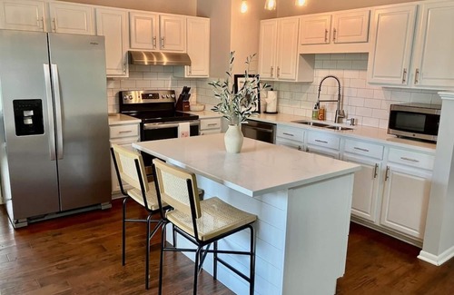 Mount Pleasant House | Its Always Pleasant in Mt P! Stylish Mod Home!