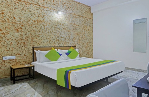 Yeshwanthpur Hotel | Itsy By Treebo - Galaxy Suites Hebbal