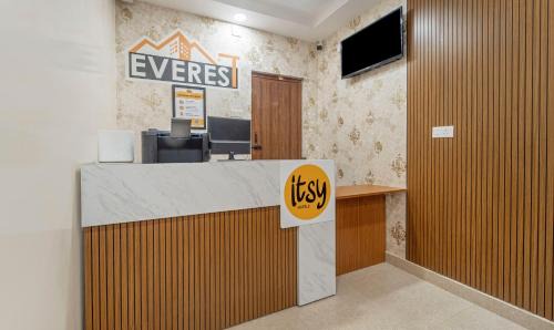 Erode Hotel | Itsy Hotels Everest Leela Residency
