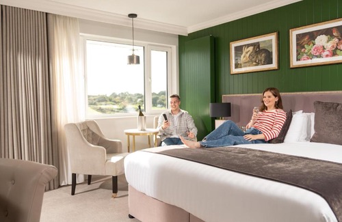Belfast Hotel | Ivanhoe Inn and Hotel