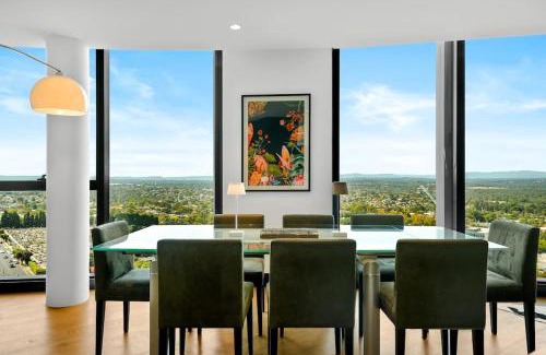 Heidelberg Heights Apartment | Ivanhoe Penthouse - Amazing view Masterpiece with parking