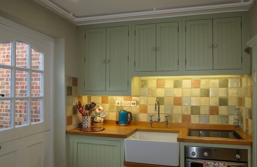Aldeburgh Apartment | Ivy Cottage - sleeps 4 guests in 2 bedrooms