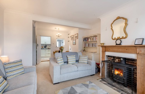 Aldborough House | Ivy Cottage - Two Bedroom House, Sleeps 3