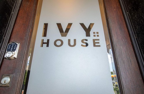 Hanover Place Apartment | Ivy House Central Midtown