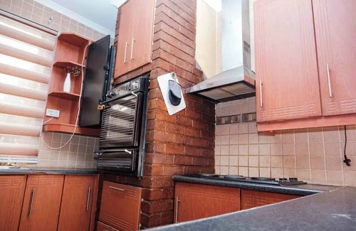 Greater Johannesburg Metropolitan Area House | Izimbalizethu
