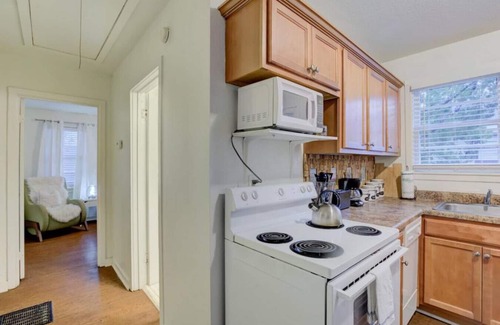 Midtown Apartment | J 88 · Private gated cottage! Walk to Overton square!