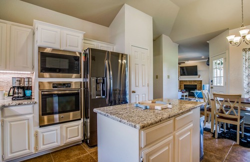 Allen House | J&C CLUB Luxury themes style|ALLEN/PLANO|5BR3Bath|King Beds|close to everything