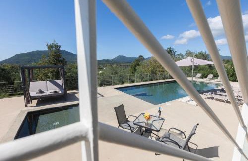 Dafnata Villa | J&J Villa