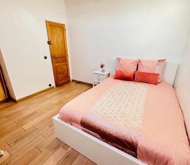 Bezons House | Jabeen's House Bedroom 2