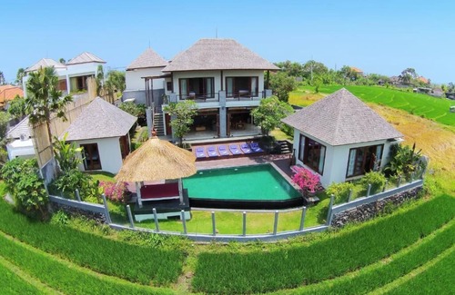 Batu Bolong House | Jabunami Villa