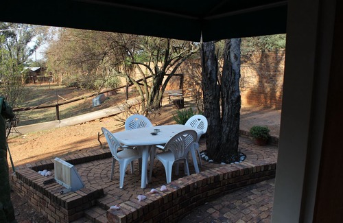 Greater Johannesburg Metropolitan Area Cottage | Jacaranda Cottage: Enjoy the Country really close to the City!