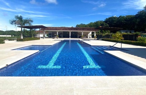 Villarreal House | Jacarandas #16, 5 min tamarindo
