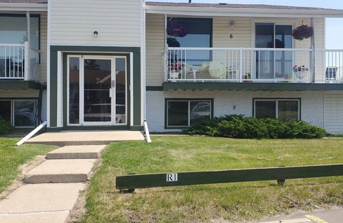 Red Deer Condo | Jack & June's Condo in South Red Deer