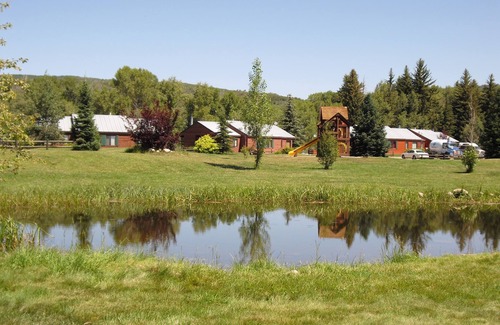 Clark House | Jack Rabbit - Experience the beautiful Elk River