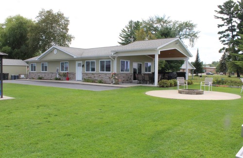 Prudenville Cabin | Jack's on the Bay, 2 Bedroom/1 Bath B