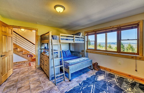 Wineglass House | Jackalope Lodge · Spacious Lodge Home with Breathtaking Mtn Views