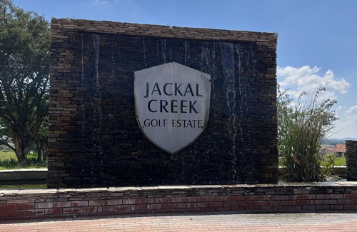 Greater Johannesburg Metropolitan Area Apartment | Jackey the JackelnnLocated at South Africa’s best Golf Estate.