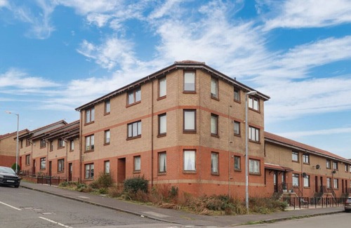 Coatbridge Apartment | Jackson Apartment in the centre of Coatbridge.