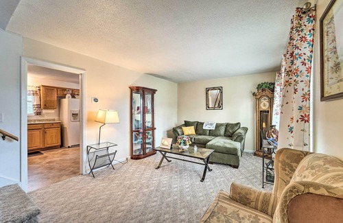 McCutcheon Field House | Jacksonville Getaway ~ 4 Mi to Downtown!