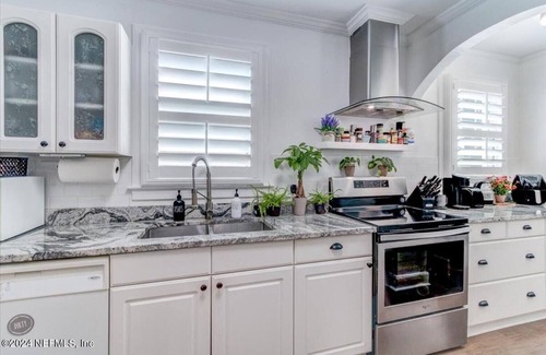 Fairfax Apartment | Jacksonville Hideaway Modern + Pet-Friendly Unit 1
