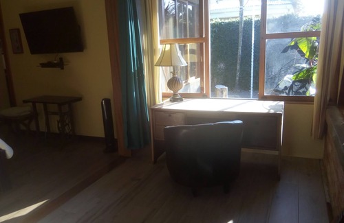 Barrio Ricos y Famosos House | JACO Trinity Oasis - Beautiful, Spacious, 4/3 gem w/studio+yard by beach & town